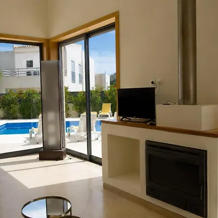 Prázdninový dům Linda Oura 4br 10 New For Rent!