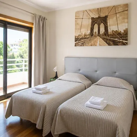 Linda Oura 4br 10 New For Rent! Prázdninový dům