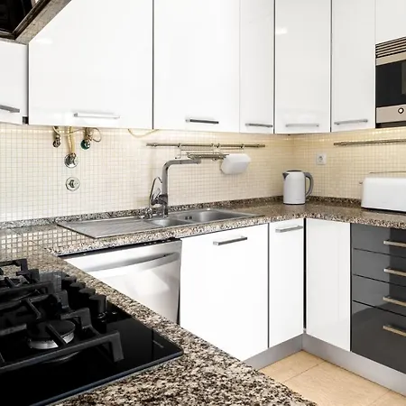 別荘 Linda Oura 4br 10 New For Rent! アルブフェイラ
