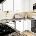 Dom wakacyjny Linda Oura 4br 10 New For Rent! Albufeira